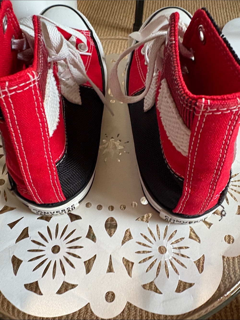 Red High-Top Canvas Sneakers - Classic Style - Picture 5 of 10